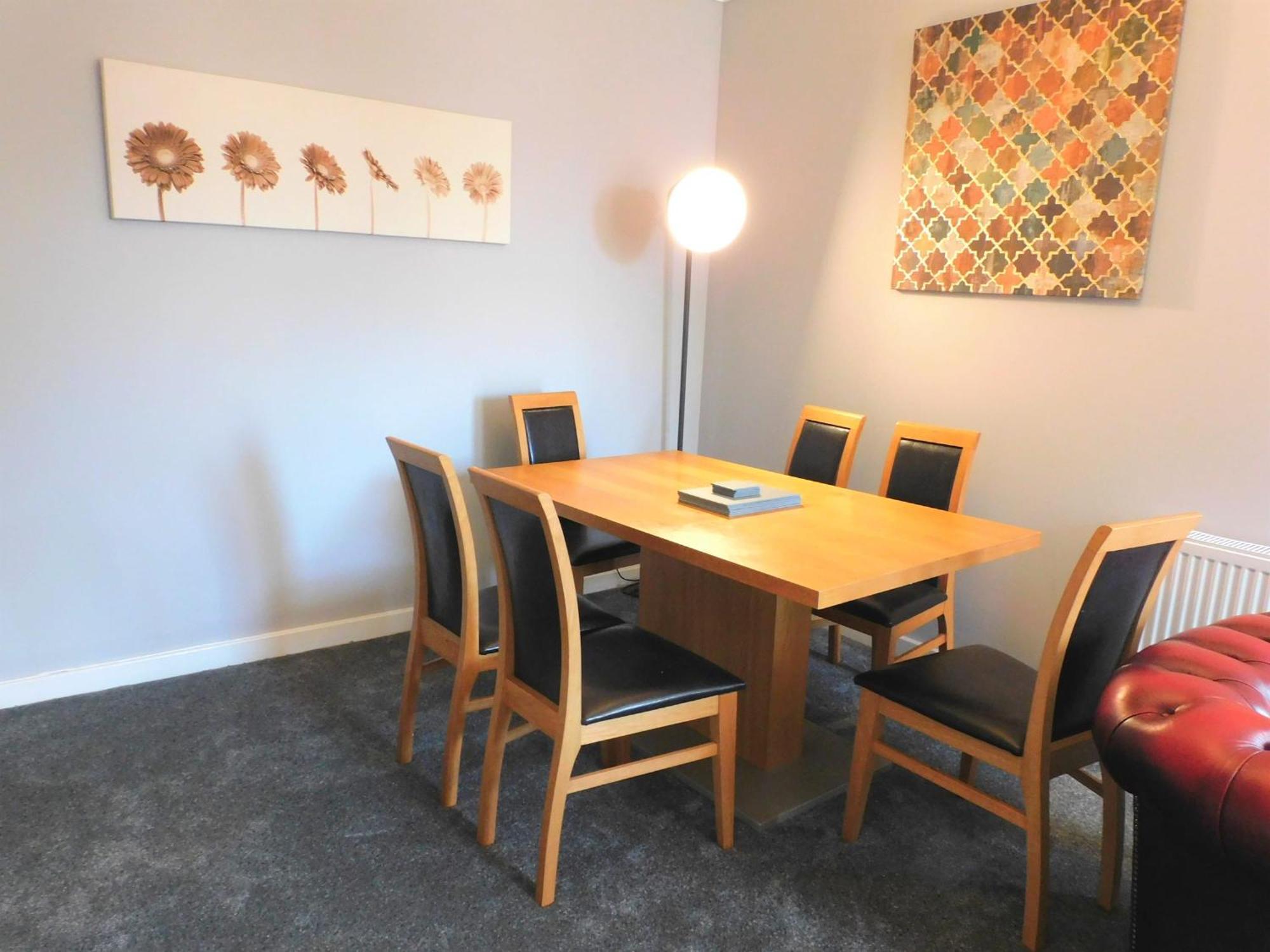 City Centre 2 Bedroom Apt, Close To M8 & Tourist Attractions Glasgow Dış mekan fotoğraf